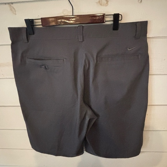 Nike Golf Performance Men's Gray Shorts - Picture 7 of 9